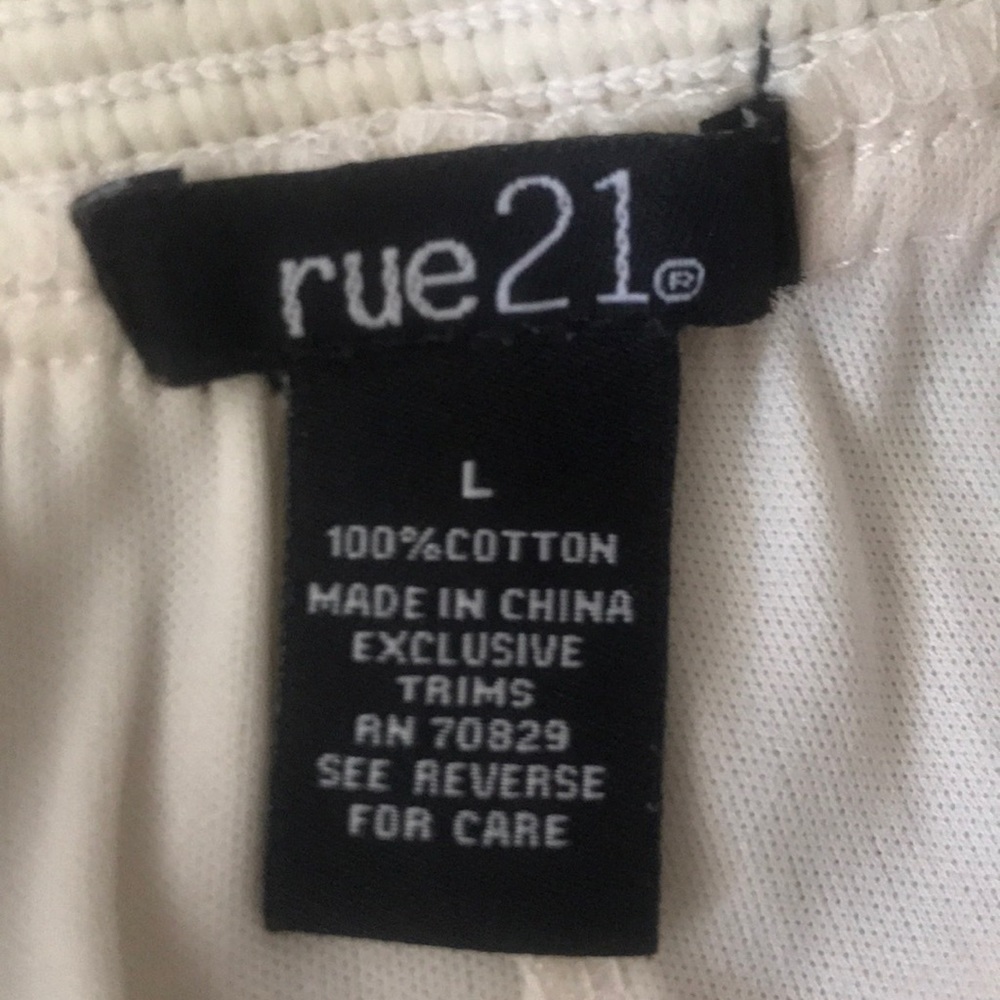 Shorts - Picture 4 of 6